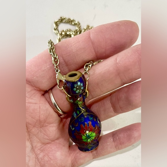 Vintage Designer Cloisonné Enameled Brass Flower Vase/Snuff Bottle Necklace, EUC - Picture 4 of 14